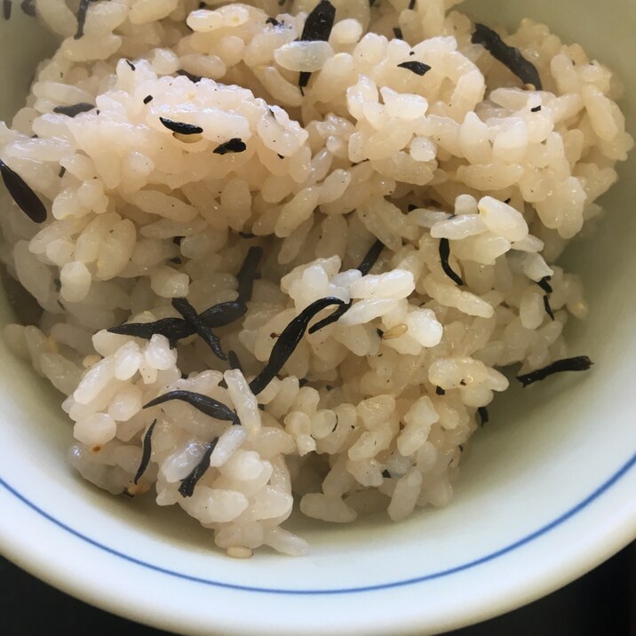 ひじきと白ごまの炊き込みご飯(^○^)☆